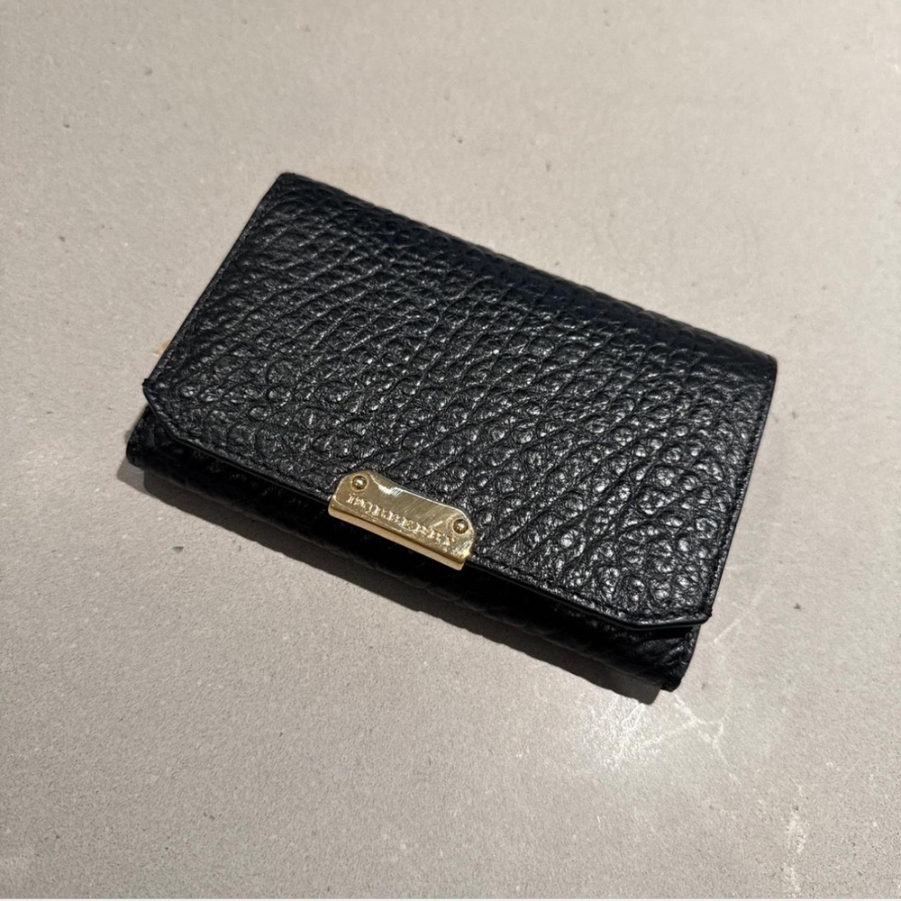 Burberry Mildenhall small black pebbles leather tri fold wallet